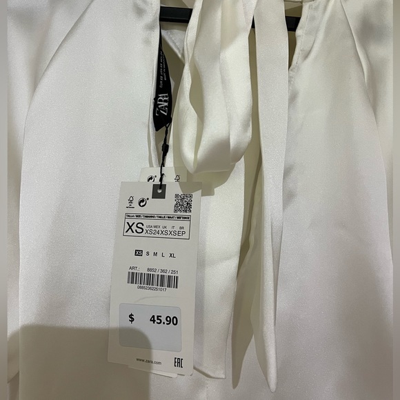 Zara White Satin Long Sleeves Blouse and Bow Tie with Gold Buttons XS NEW - Picture 6 of 10